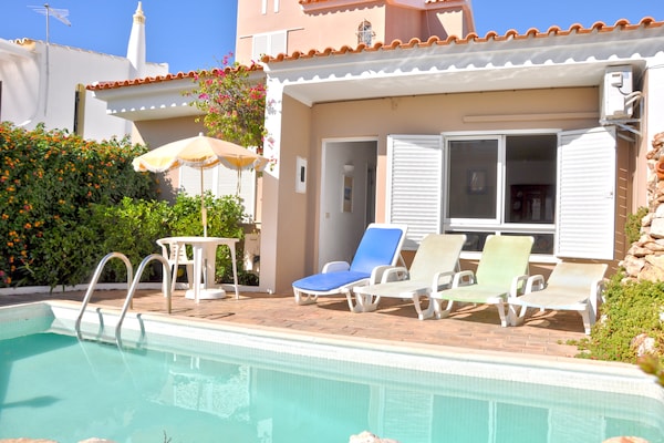 Foto van Villa in Vilamoura met Zwembad en Golf - Vakantiehuis in Vilamoura - ExteriorSummer