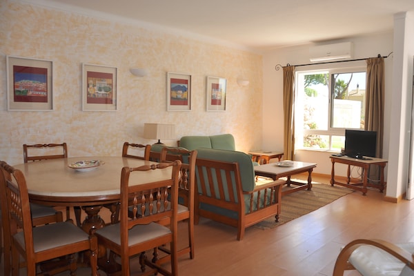 Foto van Villa in Vilamoura met Zwembad en Golf - Vakantiehuis in Vilamoura - LivingRoom