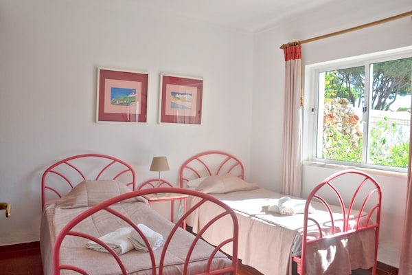 Foto van Villa in Vilamoura met Zwembad & Terras - Vakantiehuis in Vilamoura - BedRoom