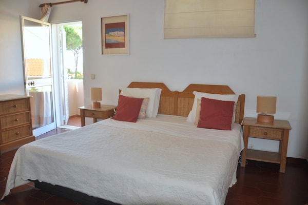 Foto van Villa in Vilamoura met Zwembad & Terras - Vakantiehuis in Vilamoura - BedRoom