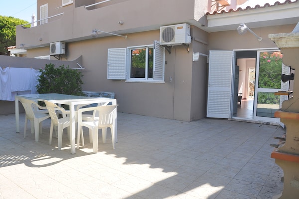 Foto van Villa in Vilamoura met Zwembad & Terras - Vakantiehuis in Vilamoura - TerraceBalcony