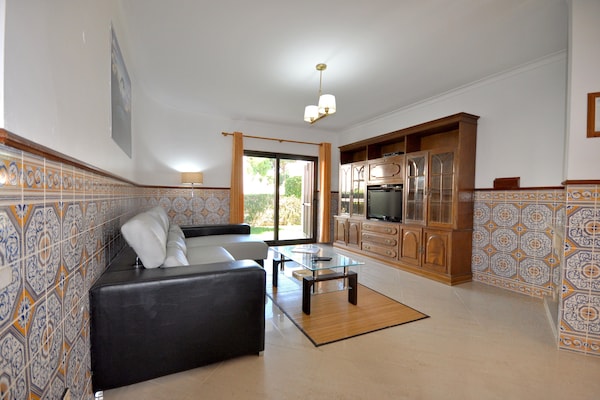 Foto van Villa in Vilamoura met zwembad bij golfbanen - Vakantiehuis in Vilamoura - LivingRoom
