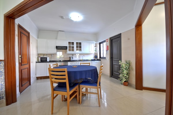 Foto van Villa in Vilamoura met zwembad bij golfbanen - Vakantiehuis in Vilamoura - DiningRoom