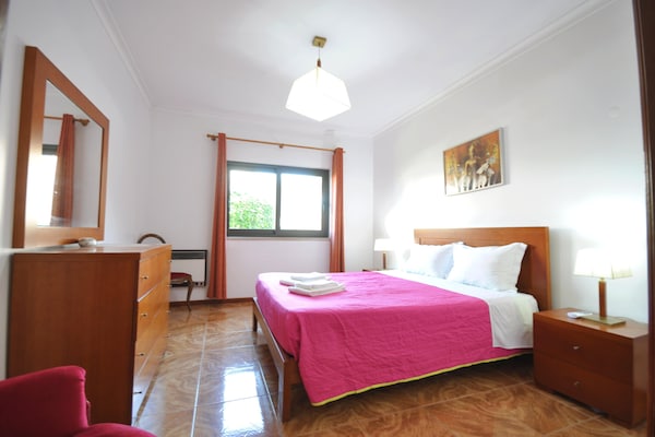 Foto van Villa in Vilamoura met zwembad bij golfbanen - Vakantiehuis in Vilamoura - BedRoom