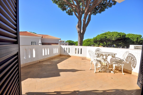 Foto van Villa in Vilamoura met zwembad bij golfbanen - Vakantiehuis in Vilamoura - TerraceBalcony