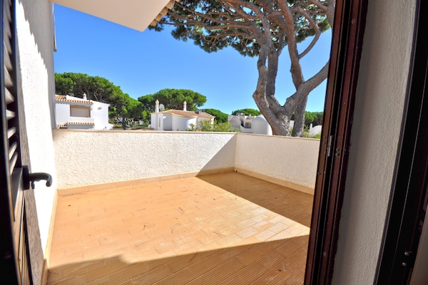 Foto van Villa in Vilamoura met zwembad bij golfbanen - Vakantiehuis in Vilamoura - TerraceBalcony