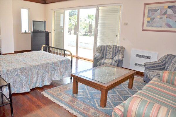Foto van Villa in Vilamoura met privézwembad & BBQ - Vakantiehuis in Vilamoura - BedRoom