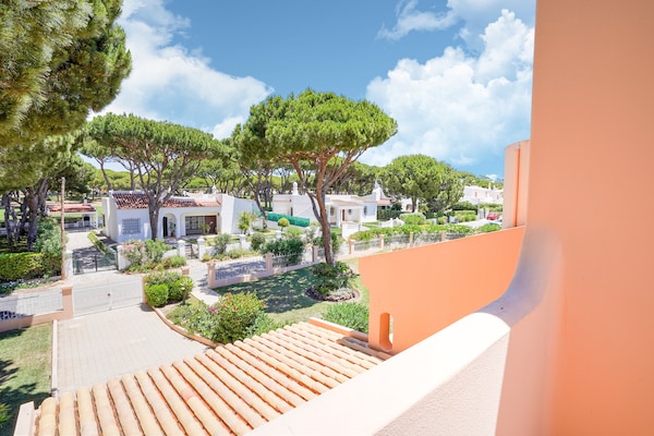 Foto van Villa in Vilamoura met zwembad bij strand - Vakantiehuis in Vilamoura - ViewSummer