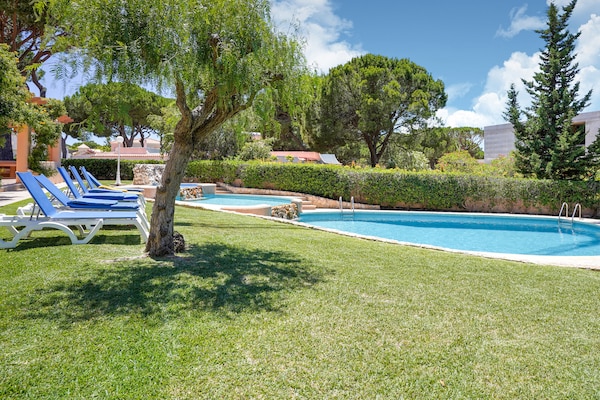 Foto van Villa in Vilamoura met zwembad bij strand - Vakantiehuis in Vilamoura - PoolOfHouse
