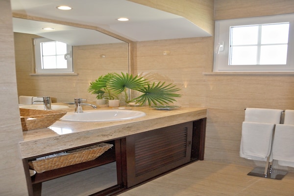 Foto van Villa in Vilamoura met privézwembad - Vakantiehuis in Vilamoura - BathRoom