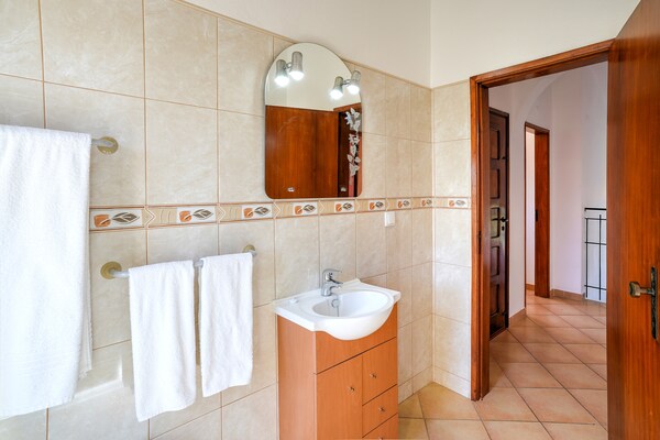 Foto van Moderne villa met privézwembad - Vakantiehuis in Vilamoura - BathRoom
