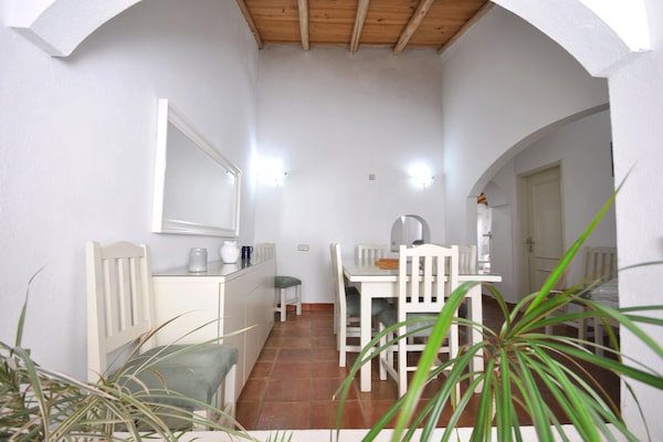Foto van Villa in Almancil met Zwembad en Golfbaan - Vakantiehuis in Almancil - DiningRoom
