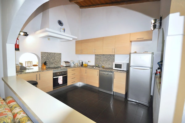 Foto van Villa in Almancil met Zwembad en Golfbaan - Vakantiehuis in Almancil - Kitchen