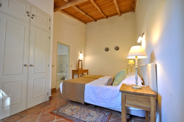 Foto van Villa in Almancil met Zwembad en Golfbaan - Vakantiehuis in Almancil - BedRoom