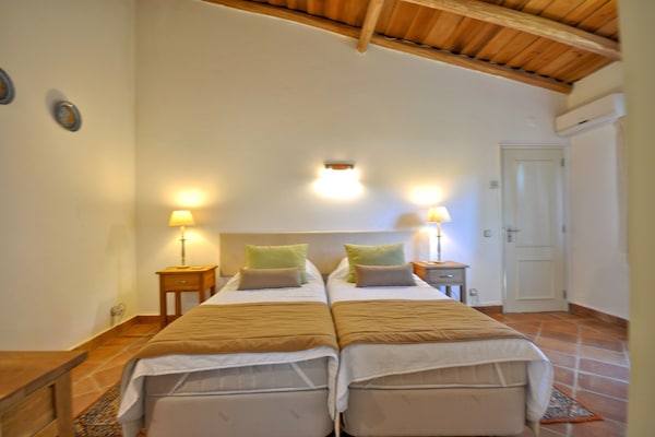Foto van Villa in Almancil met Zwembad en Golfbaan - Vakantiehuis in Almancil - BedRoom
