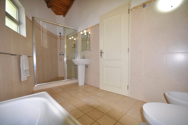 Foto van Villa in Almancil met Zwembad en Golfbaan - Vakantiehuis in Almancil - BathRoom