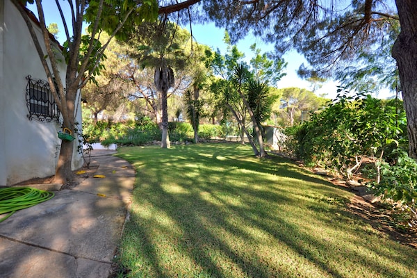 Foto van Villa in Almancil met Zwembad en Golfbaan - Vakantiehuis in Almancil - GardenSummer