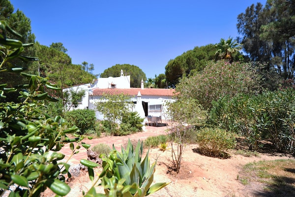 Foto van Villa in Almancil met Zwembad en Golfbaan - Vakantiehuis in Almancil - ExteriorSummer