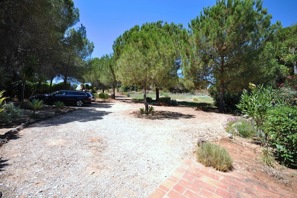 Foto van Villa in Almancil met Zwembad en Golfbaan - Vakantiehuis in Almancil - Facilities