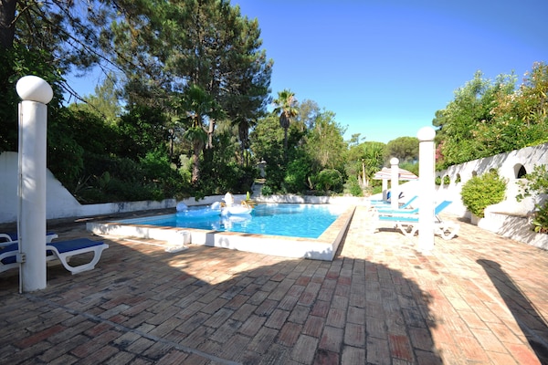 Foto van Villa in Almancil met Zwembad en Golfbaan - Vakantiehuis in Almancil - PoolOfHouse