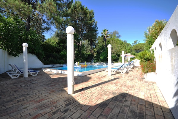 Foto van Villa in Almancil met Zwembad en Golfbaan - Vakantiehuis in Almancil - PoolOfHouse