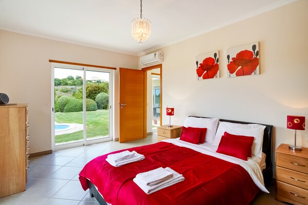 Foto van Prachtige villa met privé zwembad nabij Tavira - Vakantiehuis in Santo Estevão - BedRoom