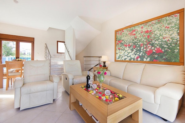 Foto van Vakantiehuis in Kiotari vlak bij het strand - Vakantiehuis in Kiotari - LivingRoom