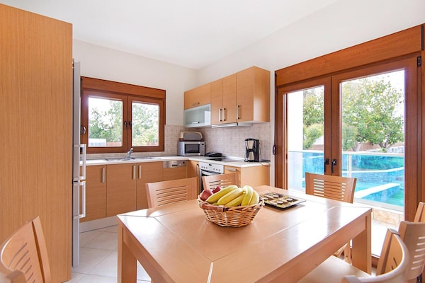 Foto van Vakantiehuis in Kiotari vlak bij het strand - Vakantiehuis in Kiotari - DiningRoom