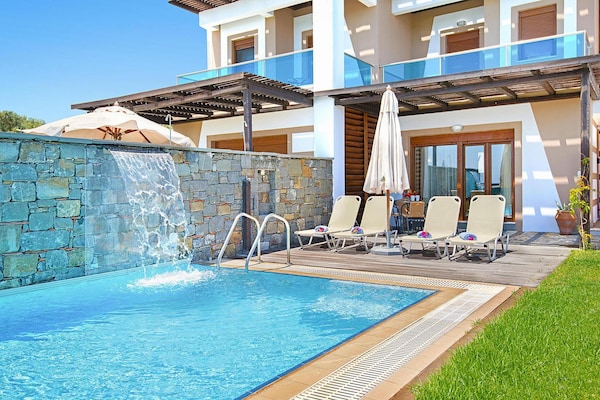 Foto van Vakantiehuis in Kiotari met een terras - Vakantiehuis in Kiotari - PoolOfHouse
