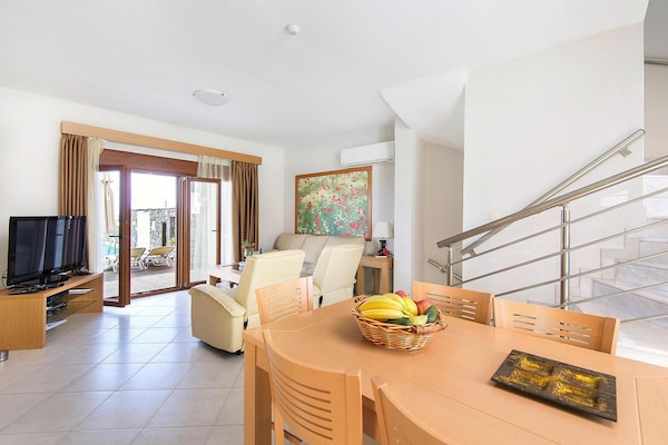 Foto van Vakantiehuis in Kiotari met een terras - Vakantiehuis in Kiotari - DiningRoom