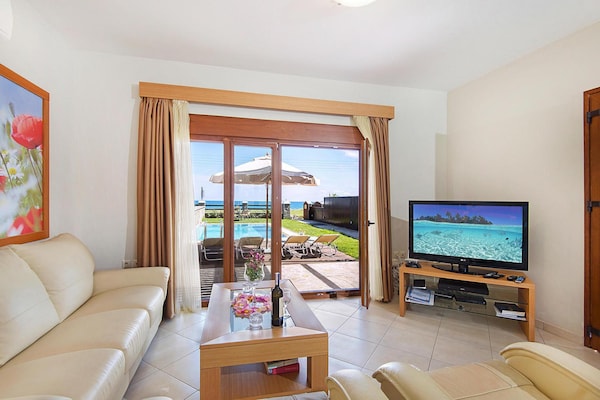 Foto van Vakantiehuis in Kiotari met een terras - Vakantiehuis in Kiotari - LivingRoom