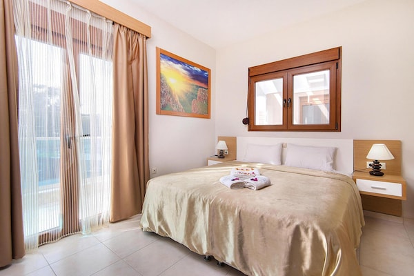 Foto van Vakantiehuis in Kiotari met een terras - Vakantiehuis in Kiotari - BedRoom