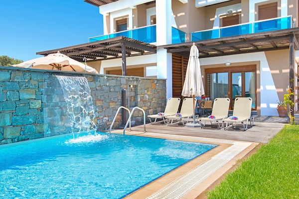 Foto van Vakantiehuis in Kiotari met een terras - Vakantiehuis in Kiotari - PoolOfHouse