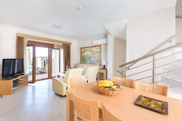 Foto van Vakantiehuis in Kiotari met een barbecue - Vakantiehuis in Kiotari - DiningRoom