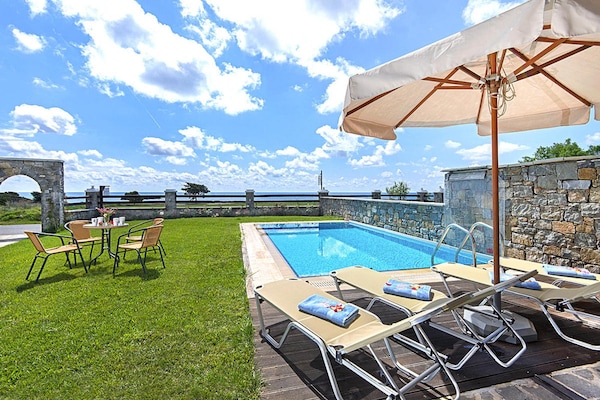 Foto van Vakantiehuis in Kiotari met een barbecue - Vakantiehuis in Kiotari - PoolOfHouse