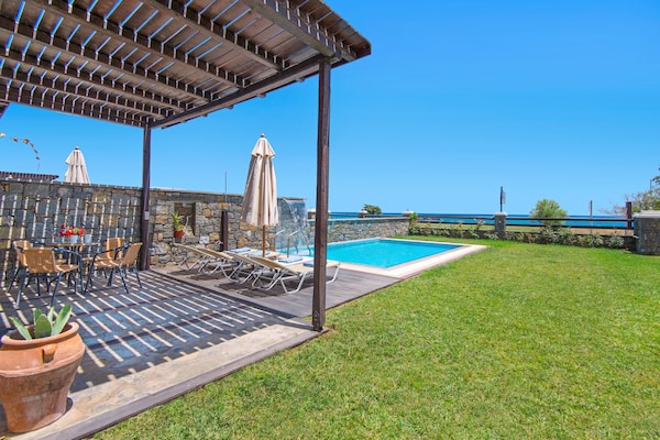 Foto van Vakantiehuis in Kiotari met een barbecue - Vakantiehuis in Kiotari - PoolOfHouse